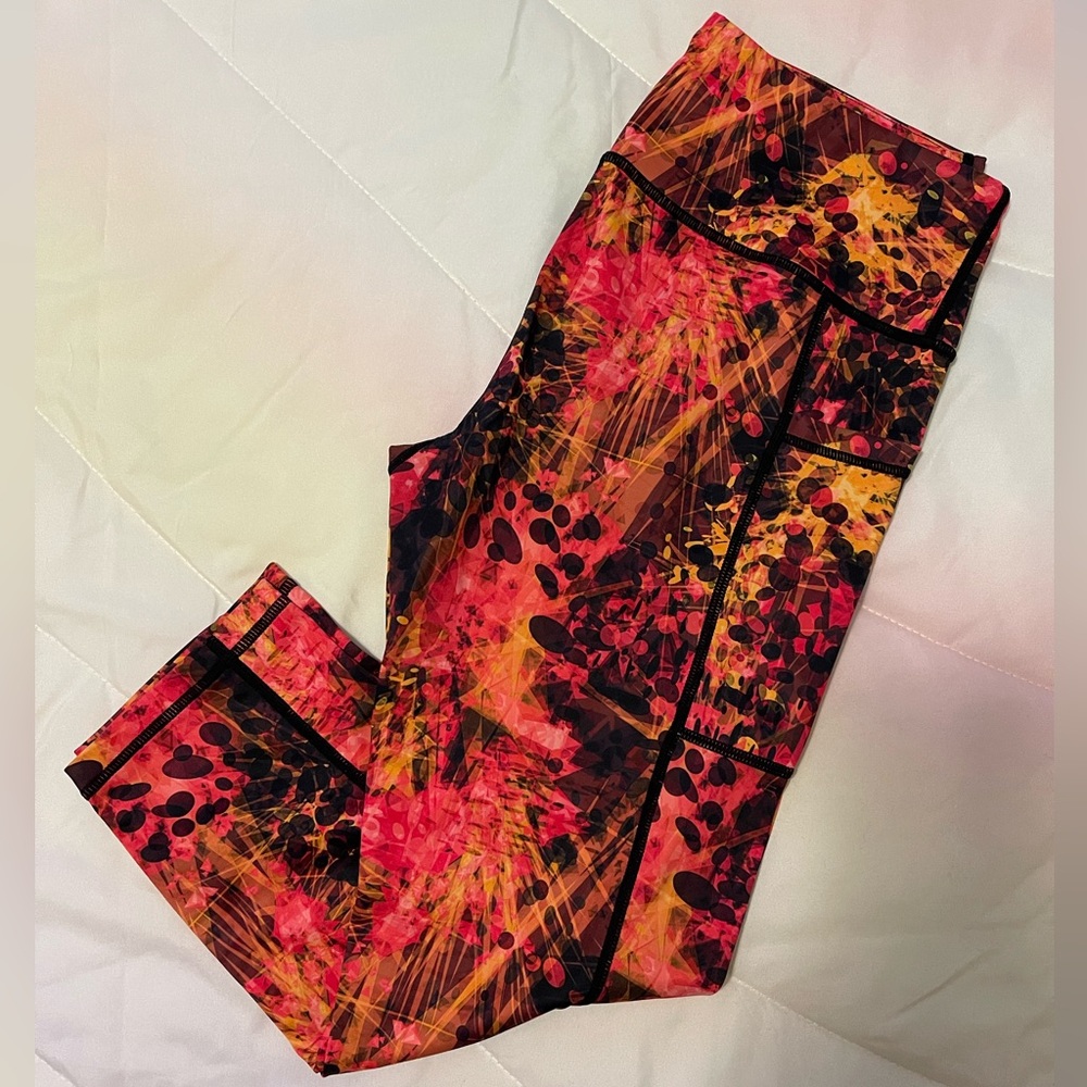 EUC CVG Capris - Medium